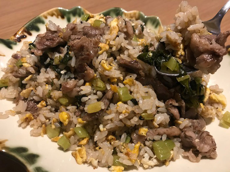 コムザンズゥアボー(牛肉と野沢菜の炒飯)